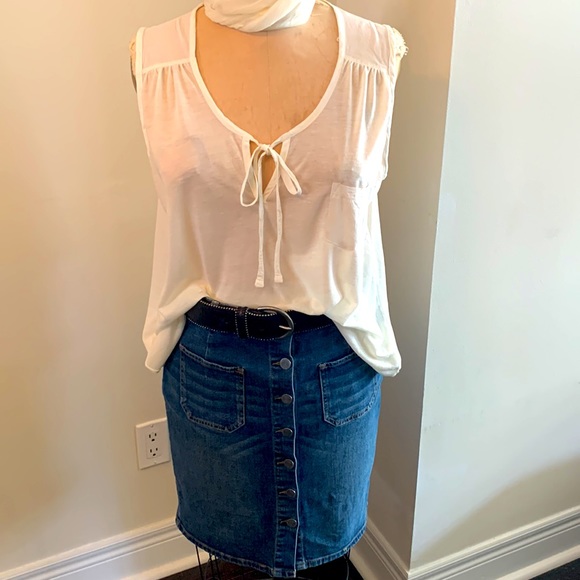 3 for $20 bundle H&M semi sheer off white sleeveless t shirt with tie front - Picture 3 of 5
